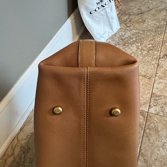 Coach Soft Empire 40 Honey Brown color - Picture 9 of 12